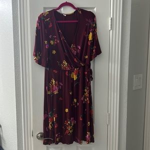 Old navy wrap style t shirt dress maroon floral